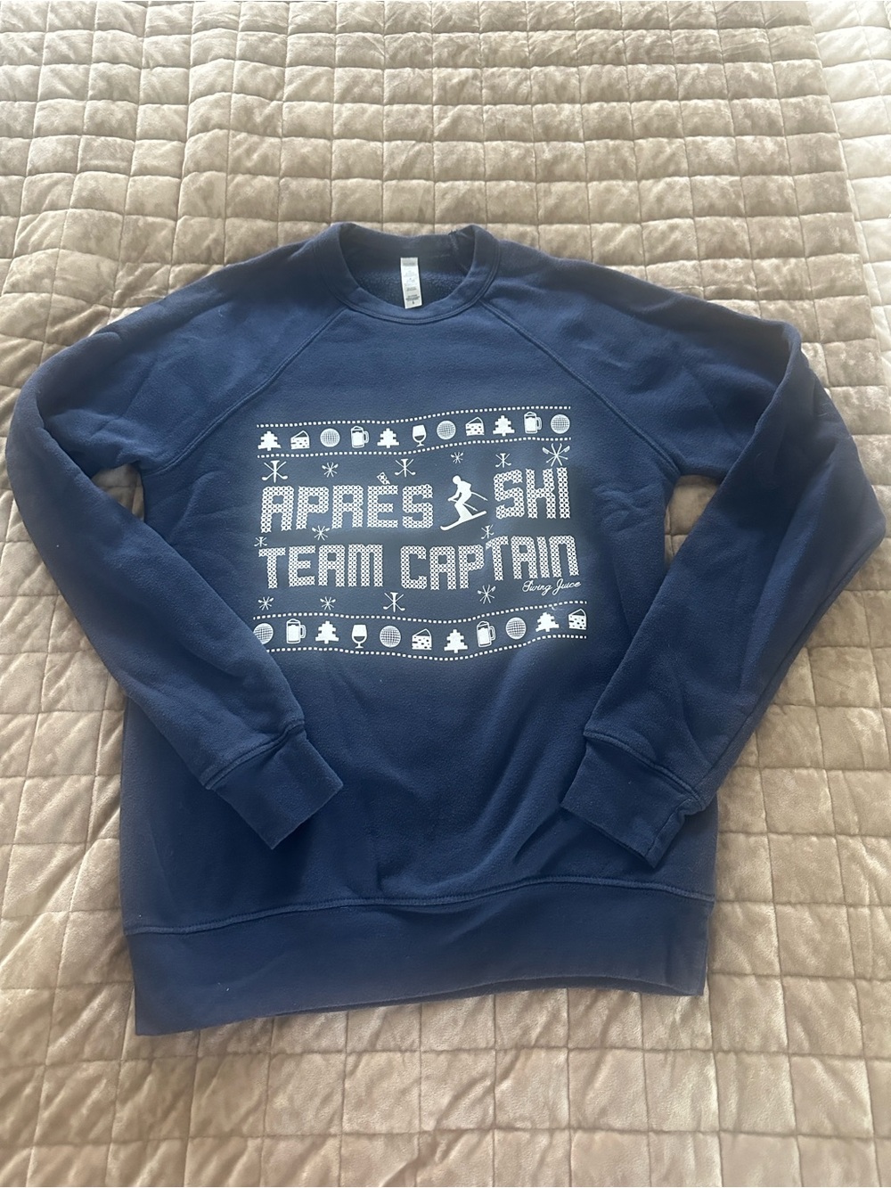 Navy "Après Ski Team Captain" Crewneck Sweatshirt, size Small